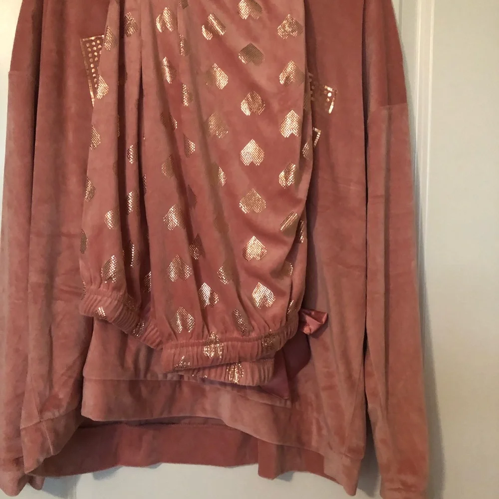 Sleep ware - Picture 2 of 5